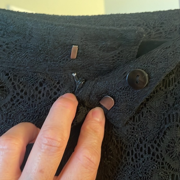 GUESS shorts - Picture 3 of 6